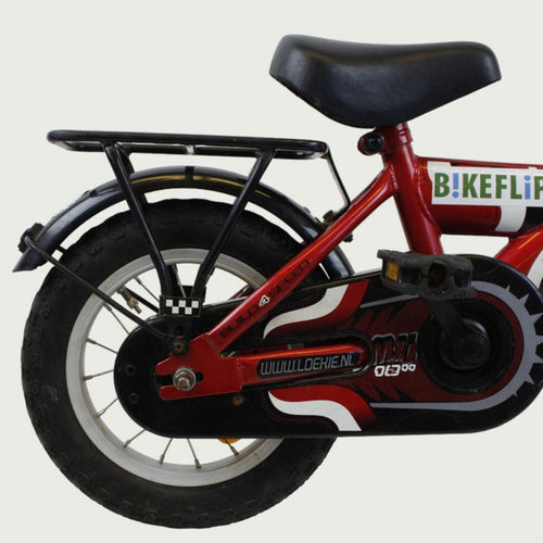 12.125 - BikeFlip, 12 inch kinderfiets, Loekie fiets, rode kinderfiets, terugtraprem, handrem, peuterfiets, kabelslot