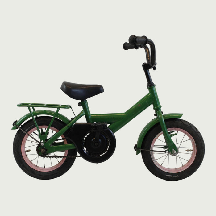 12.145 - BikeFlip, 12 inch kinderfiets, groene kinderfiets, avontuurlijke fiets, zijwieltjes, terugtraprem, handrem