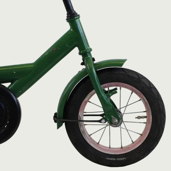 12.145 - BikeFlip, 12 inch kinderfiets, groene kinderfiets, avontuurlijke fiets, zijwieltjes, terugtraprem, handrem