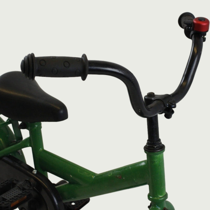12.145 - BikeFlip, 12 inch kinderfiets, groene kinderfiets, avontuurlijke fiets, zijwieltjes, terugtraprem, handrem