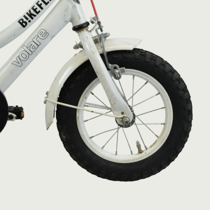 12.168 - BikeFlip, 12 inch Volare fiets, witte fiets, kinderfiets, terugtraprem, handrem, zijwieltjes, kabelslot