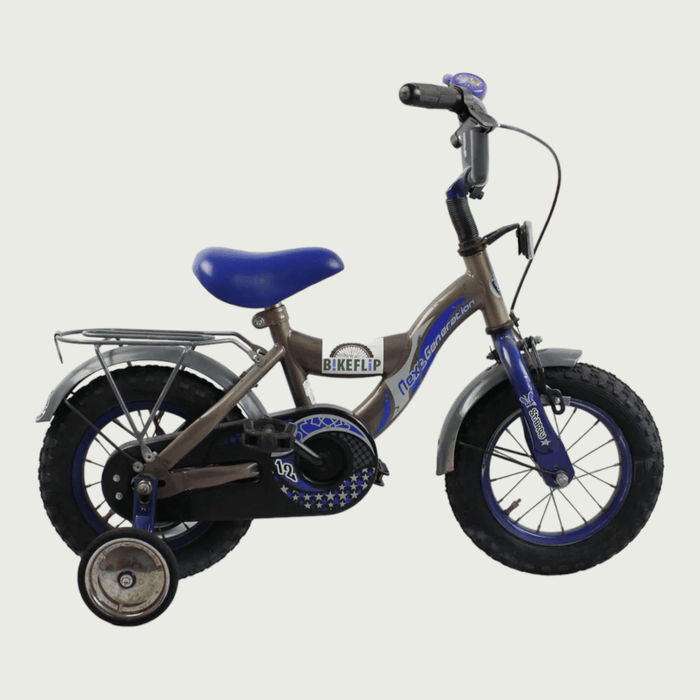 12.82 - BikeFlip, 12 inch kinderfiets, grijs blauwe fiets, terugtraprem, handrem, geen versnellingen, kabelslot, stoer
