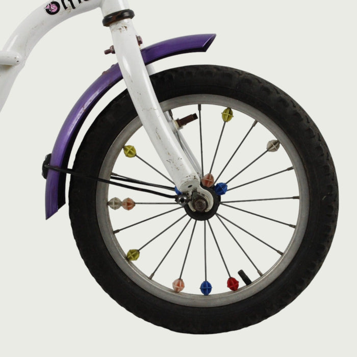 14.17 - BikeFlip, 14 inch kinderfiets, wit fiets, met spaakkralen, terugtraprem, geen versnellingen, kabelslot