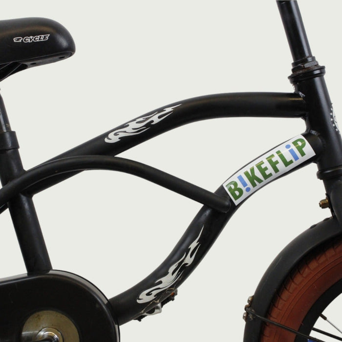 14.26 - BikeFlip, 14 inch fiets, zwarte cruiser, terugtraprem, geen versnellingen, kabelslot, kinderfiets
